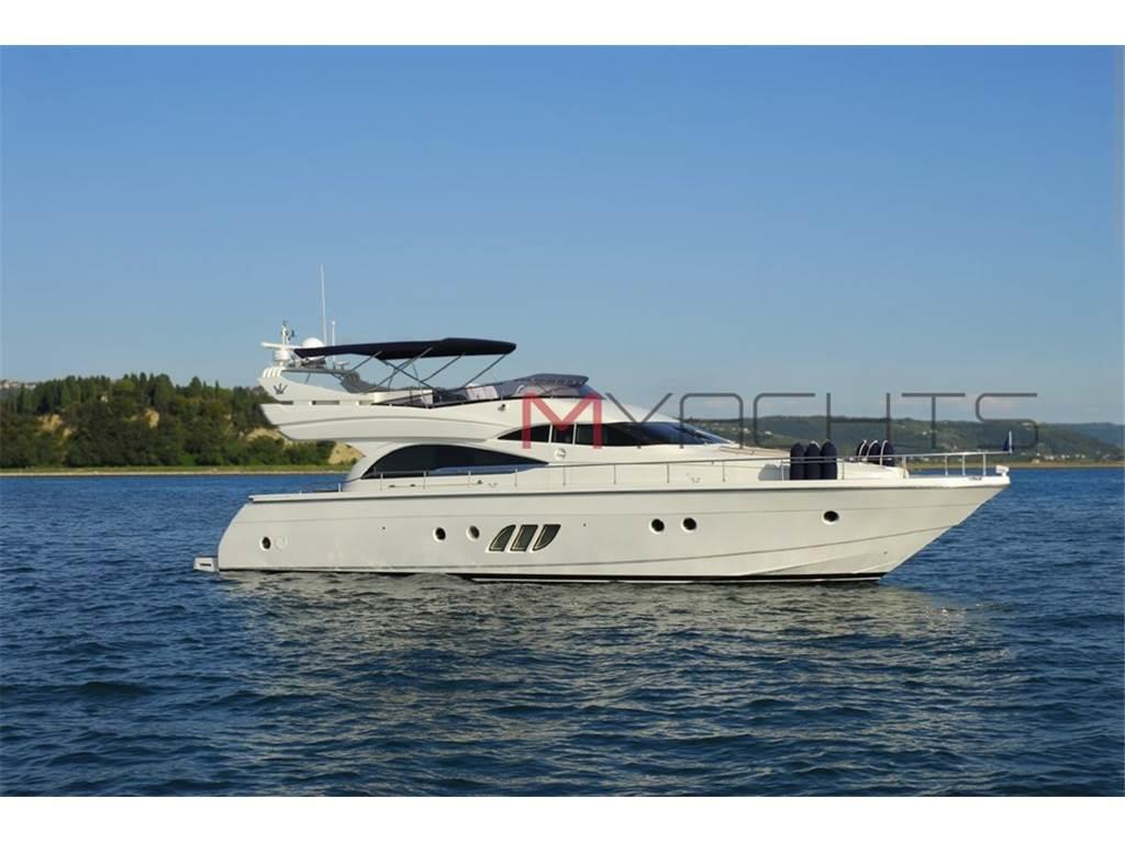 dominator 62 yacht