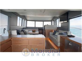 Sundeck 550 Charter