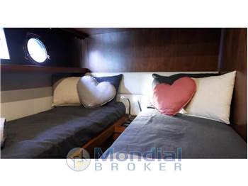 Sundeck 550 Charter