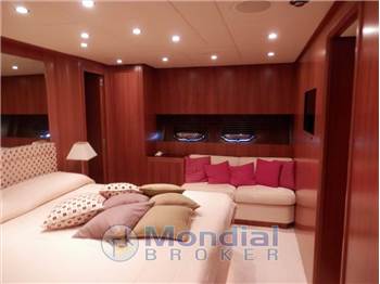 Cantiere Navale Arno Leopard 32 Charter