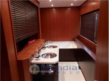 Cantiere Navale Arno Leopard 32 Charter