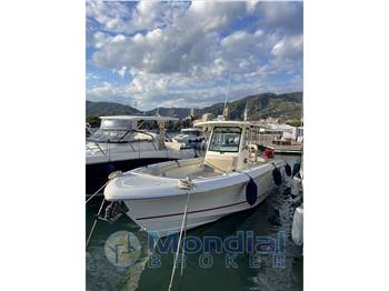 Boston Whaler - 330 Outrage