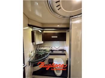 Azimut 68s