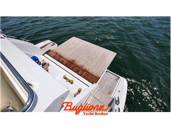 Azimut 77s