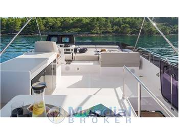 Ferretti Yachts 580