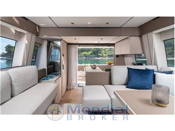 Ferretti Yachts 580