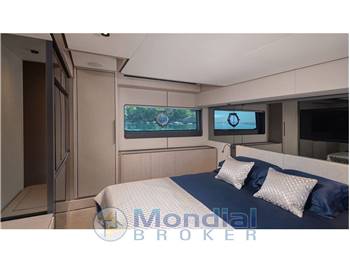 Ferretti Yachts 580