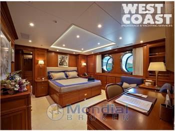 Perini Navi 52