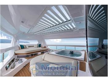 Ferretti Infiynito 90