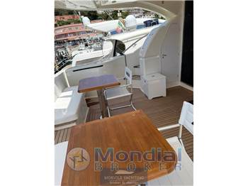Ferretti yachts 592