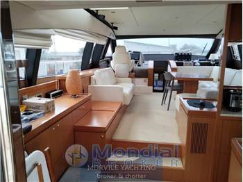 Ferretti yachts 592