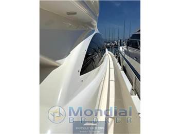 Ferretti yachts 592