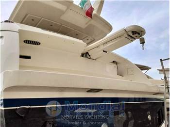 Ferretti yachts 592