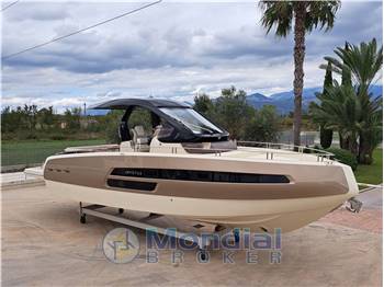 INVICTUS YACHT - GT370
