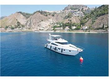 Fairline - Squadron 65