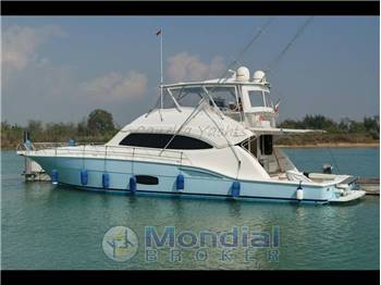 Bertram Yachts - 700 Convertibile