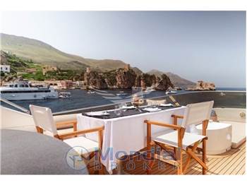 Amer Yachts 86