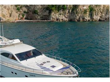 Ferretti Yachts 760