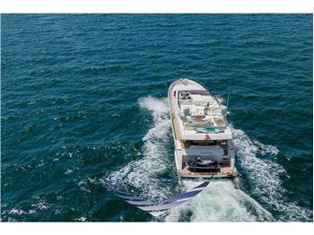 Ferretti Yachts 760