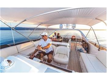 Princess Yachts 65