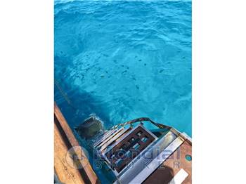 Custom Caicco 6 cabine