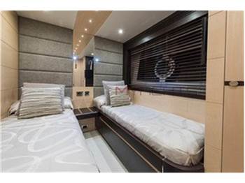 Sunseeker 80 YACHT