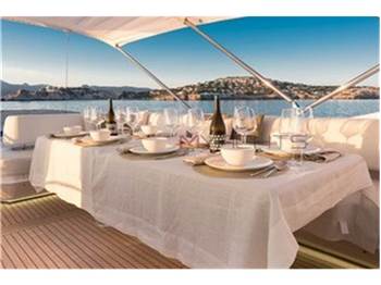 Sunseeker 80 YACHT