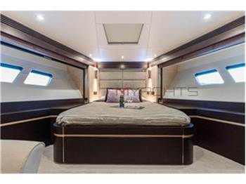 Sunseeker 80 YACHT