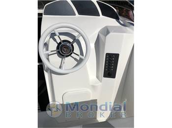 Noleggio Rent Charter Juno 590 - con patente